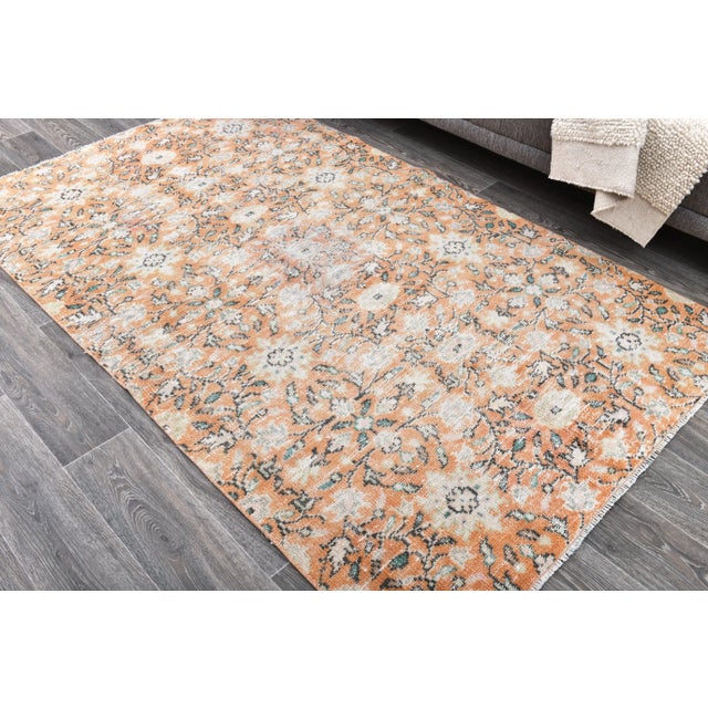 Vintage Turkish Rug in Wool, in Flawless conditions. Designed 1970 to 1979