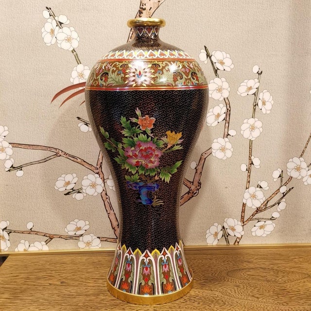 Mid 20th Century Vintage Chinese Cloisonné Meiping Vase | Black Ground Phoenix & Peony Motif With Stand For Sale - Image 5 of 9