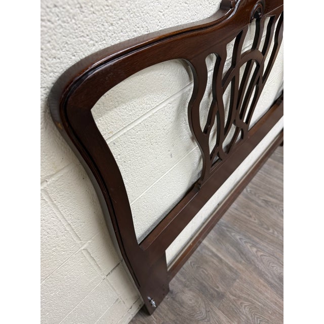 This is a beautiful vintage Drexel Heritage 18th Century Classics Queen headboard, model 118-512-1. Features classic...
