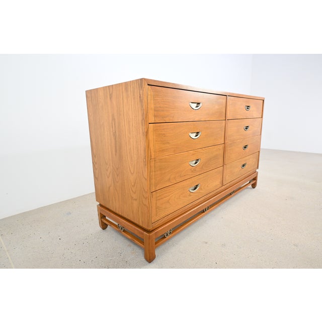 Mid-Century Modern Michael Taylor Style Mid-Century Modern Oak 8-Drawer Dresser by American of Martinsville For Sale - Image 3 of 15