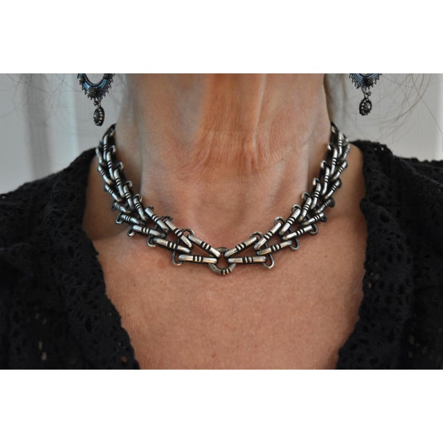 Mid 20th Century Artisan Hand Crafted Chunky Sterling Silver Chain Choker Necklace Mexico For Sale - Image 14 of 16