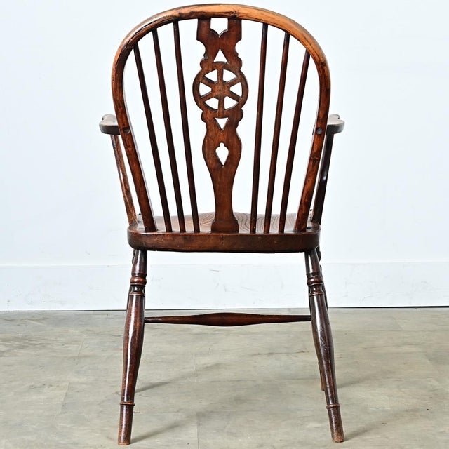 Brown English 19th Century Elm Windsor Armchair For Sale - Image 8 of 12