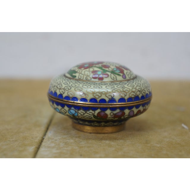 Mid 20th Century Set of 3 Chinese Cloisonne Enamel Keepsake Trinket Storage Boxes & Apple Candle For Sale - Image 9 of 14