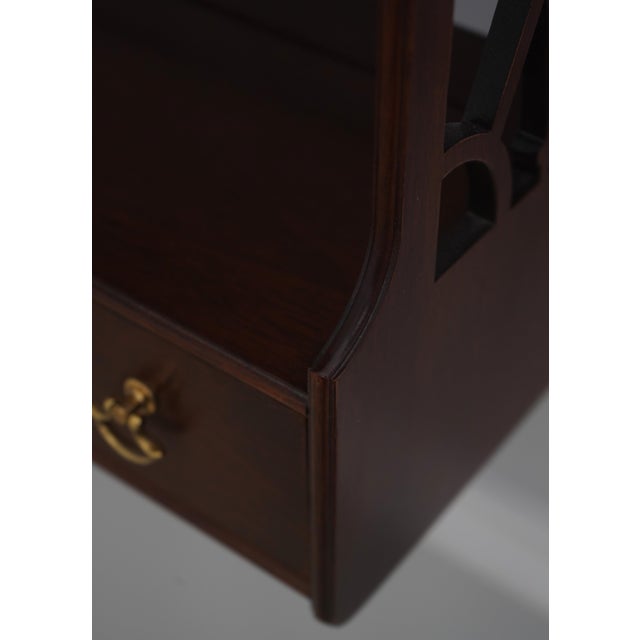1990s Stickley Colonial Williamsburg Mahogany What Not Shelf For Sale - Image 5 of 17