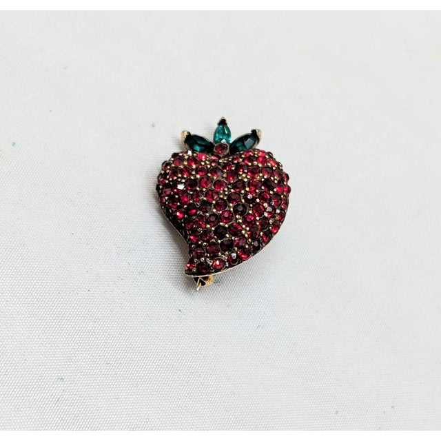 Vintage 1960s Signed Jomaz Rhinestone Strawberry Brooch For Sale In Philadelphia - Image 6 of 7