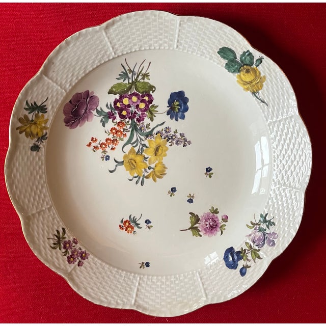 Ceramic Antique 18th Century Meissen Porcelain Charger Deep Dish Platter With Basketweave Border and Floral Bouquets For Sale - Image 7 of 12