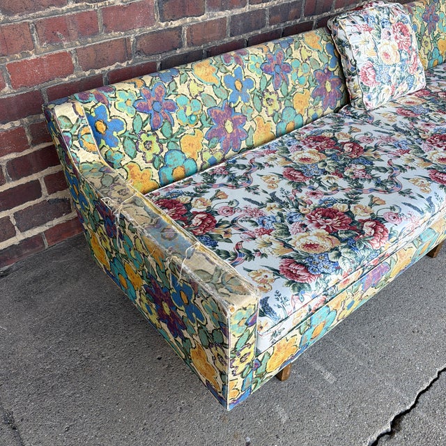 Edward Wormley Edward Wormley for Dunbar Mid-Century Modern Four-Seat Sofa – Restoration Candidate For Sale - Image 4 of 9