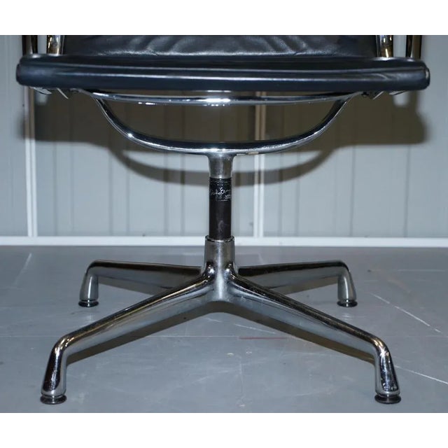 Black Leather Swivel Office Chair from Vitra For Sale - Image 9 of 18
