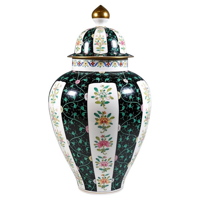 Ceramic Large Porcelain Urn Vase with Siang Noir Decoration by Herend Hungary For Sale - Image 7 of 7