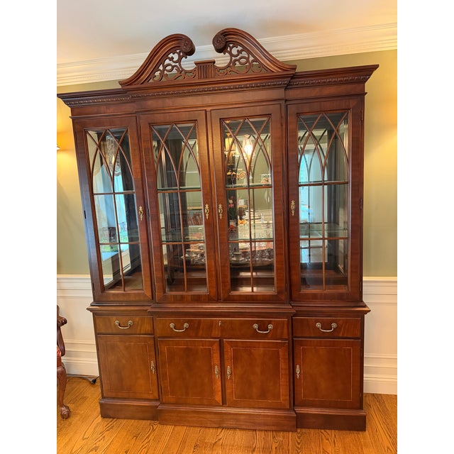 Vintage Ethan Allen Georgian Flame Mahogany Lighted Breakfront Cabinet For Sale - Image 9 of 12