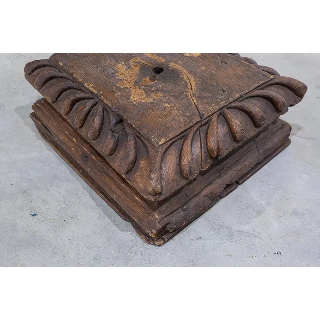 Square Pedestal with Hens in Pine wood, Spain, 18th Century For Sale - Image 3 of 9