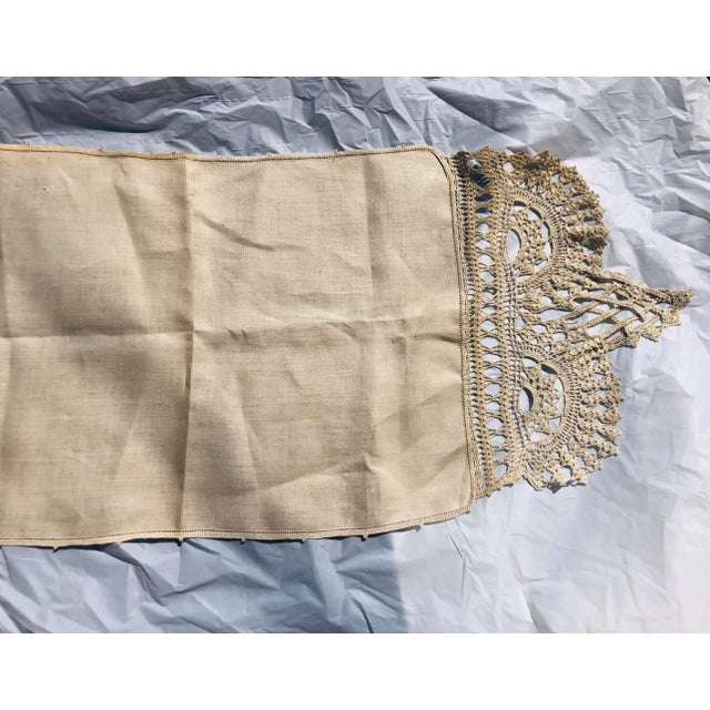 Vintage linen center with hand crochet ends table runner 62"L X 16"H , Very good condition.
