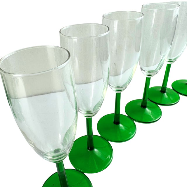 Vintage Luminarc Durand France Emerald Green Champagne Flute Wine Glasses- Set of 6 For Sale - Image 6 of 6