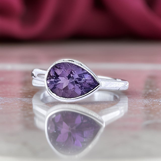 Traditional 1990s Natural Amethyst Ring 6.5 14k W Gold 1.72 TCW Certified For Sale - Image 3 of 8