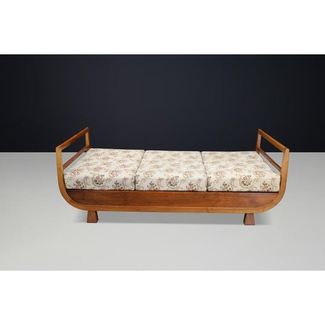 Art Deco Walnut Daybed attributed to Jindřich Halabala, 1930s For Sale - Image 15 of 16