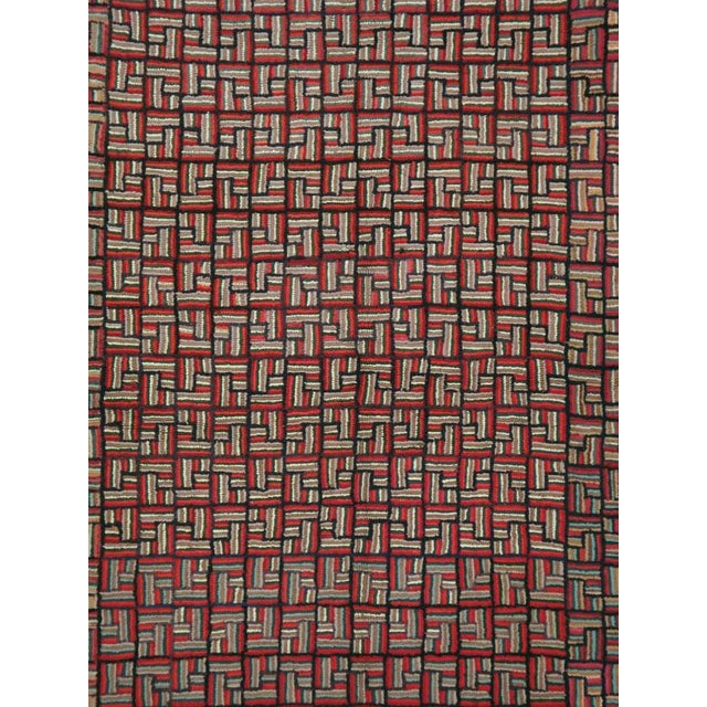 A vintage American Hook carpet from the second quarter of the 20th century. Measures: 7' 10" x 8' 7"