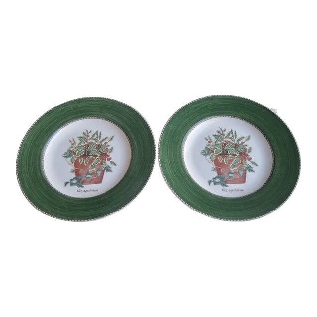 1990s Wedgwood Sarahs Garden Holly & Ivy Ilex Aquiflorium Queens Ware Salad Plates- Set of 2 For Sale
