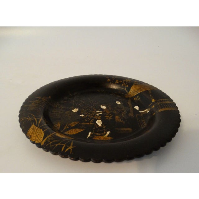 Late 19th Century 19th-Century Gilt Lacquer Chinoiserie Gaming Plates / Coasters, a Pair For Sale - Image 5 of 8