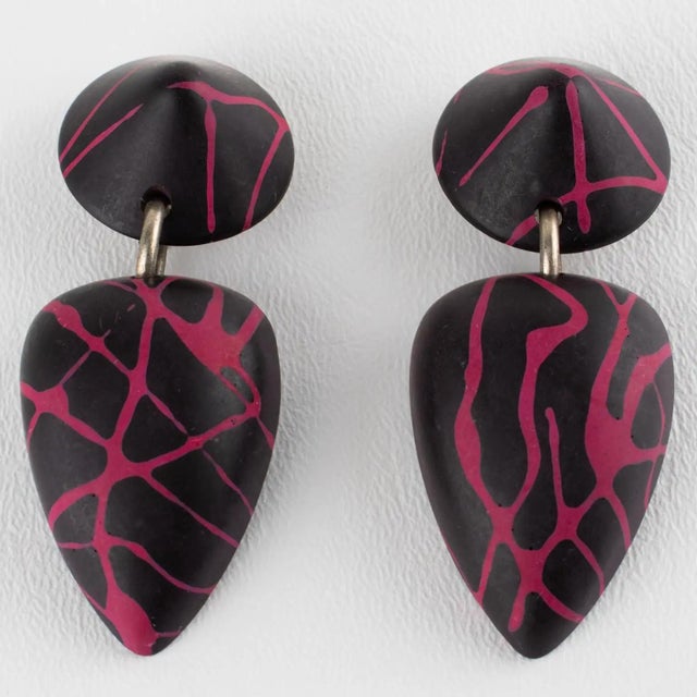 Marc Labat Paris Geometric Pink and Black Resin Clip Earrings For Sale - Image 4 of 9