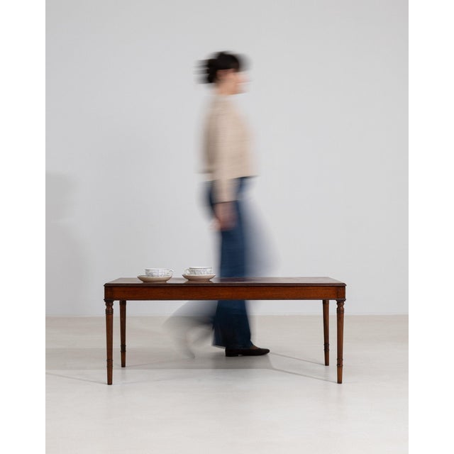 A table whose dark mahogany, fluted turned column gives it real character at first glance. It was made in France during...