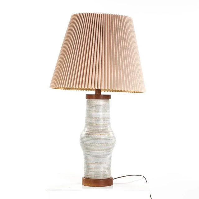 Mid-Century Modern Jane and Gordon Martz Mid Century Walnut and Ceramic Lamp For Sale - Image 3 of 6