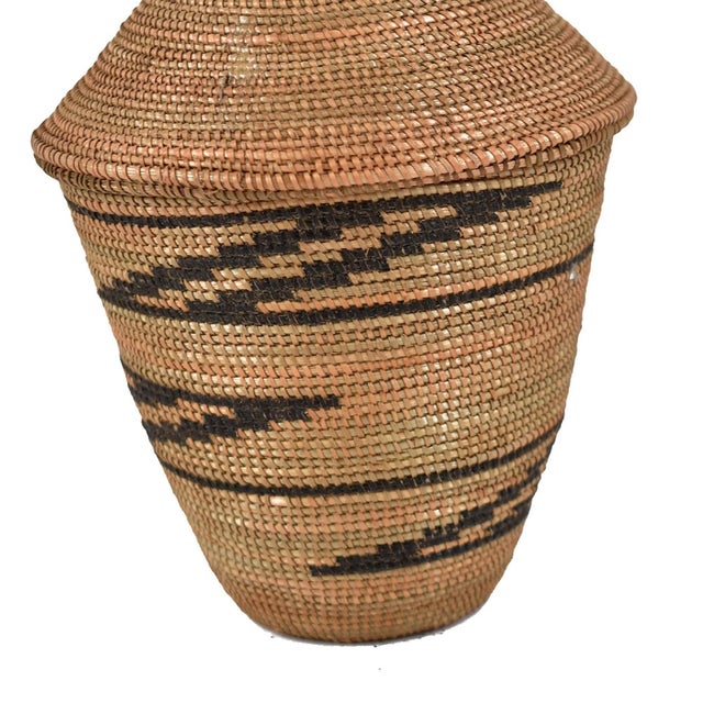 African Early 20th Century Tutsi Basket with Lid Rwanda For Sale - Image 3 of 3