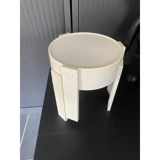 White Round Nesting Coffee Tables by Marc Held for Prisunic, 1970, Set of 2 For Sale - Image 8 of 16