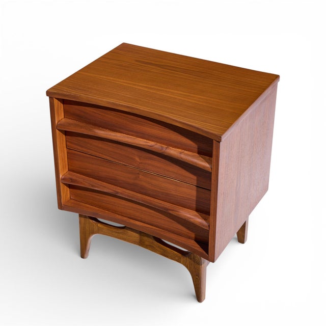 Mid 20th Century Young Manufacturing Mid Century Curved Walnut Nightstands - Pair For Sale - Image 11 of 11