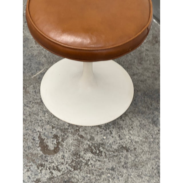 Eero Saarinen Eero Saarinen Tulip Stool, Mid 20th Century. For Sale - Image 4 of 12