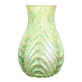 Example of Loetz Room Accents and Accessories