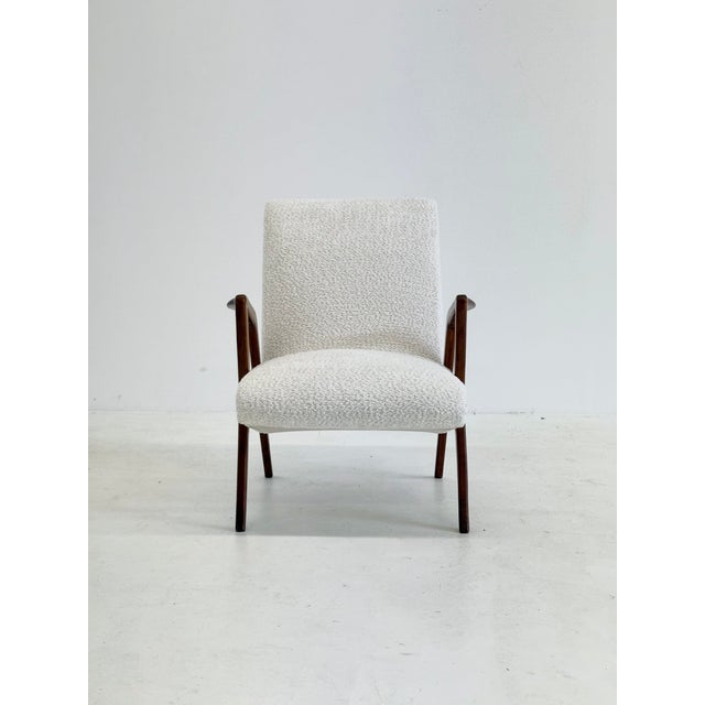 Wood Mid-Century Italian Lounge Armchair in Cherrywood and White Bouclé, 1950s For Sale - Image 7 of 14