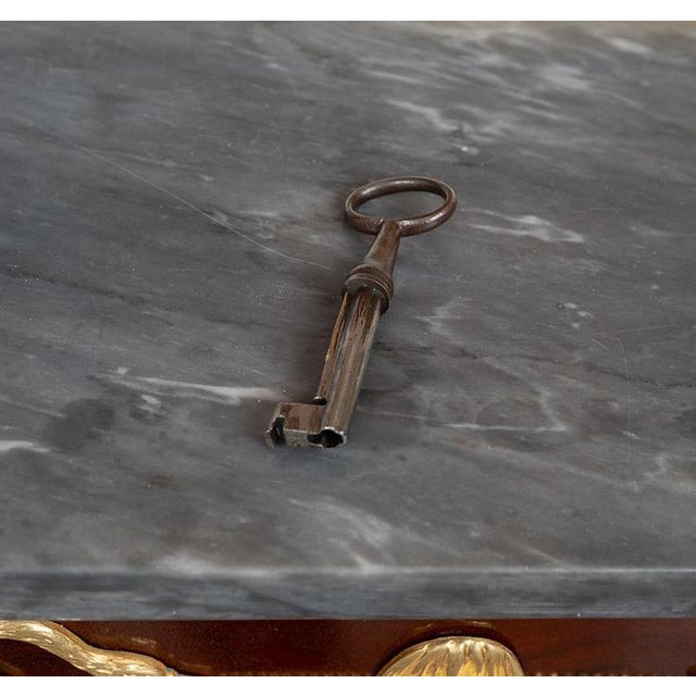Traditional Antique Empire Style Chest of Drawers in Mahogany Veneer with a Gray Bardiglio Marble Top, France, Early 19th Century For Sale - Image 3 of 7