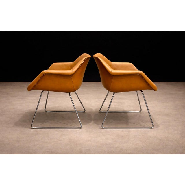1970s Pair of “Hillie” armchairs, Robin Day for L’Atelier, 1960s - Lot 357 For Sale - Image 5 of 12