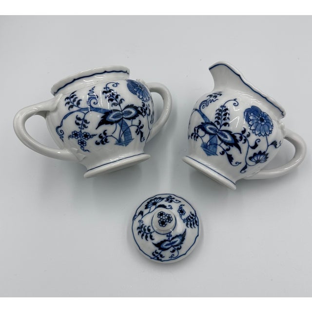 Vintage Blue Danube Blue Onion Sugar and Creamer Set Ribbon Hallmark Logo For Sale In Palm Springs - Image 6 of 8