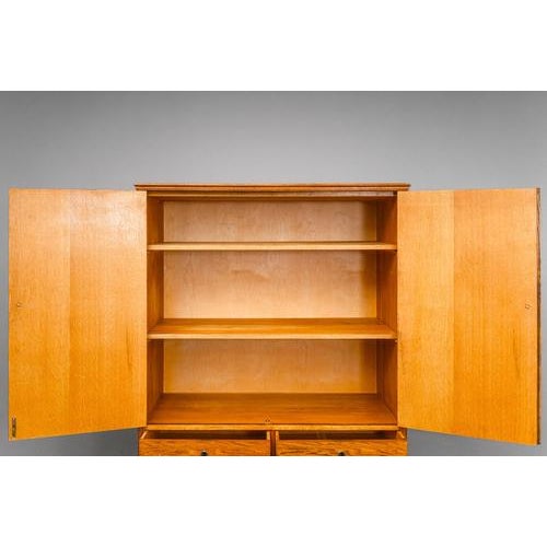 Art Nouveau Linen Cabinet in Oak For Sale - Image 10 of 18