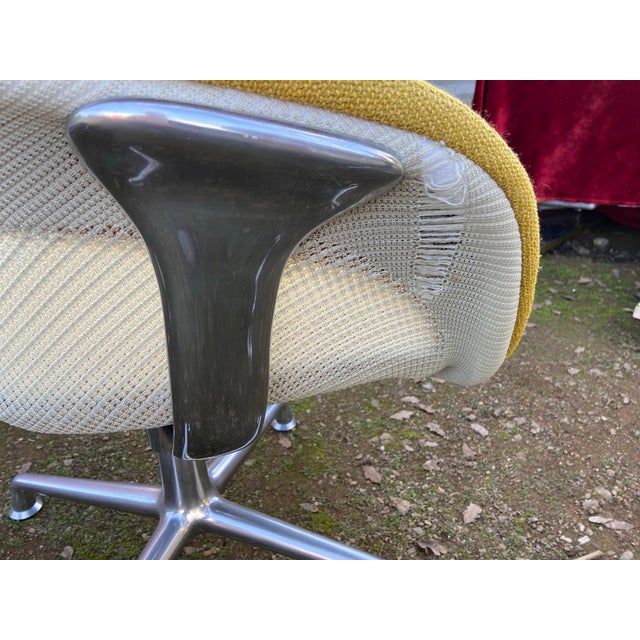 Steelcase Modern Lounge Chair Set or 5 For Sale - Image 11 of 12