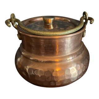 Early 20th Century Small Hammered Copper Cauldron With Lid for Altar Witchcraft Magic For Sale