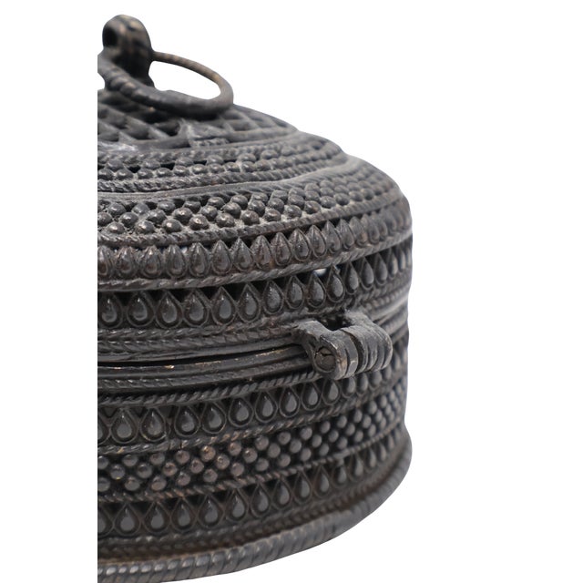 Brass Antique Ornate "Lost Wax" Cast-Brass Dhokra-Type Box With Pierced Floral Lid & Rosette Feet For Sale - Image 8 of 18