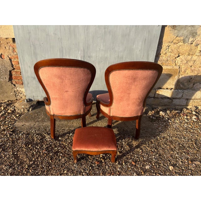 19th Century Louis-Philippe Style Armchairs and Pouf in Pink Velvet, Set of 3 For Sale - Image 4 of 12