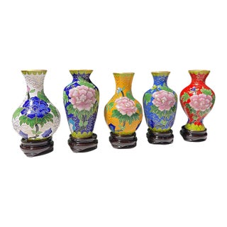 Set of 5 Miniature Chinese Cloisonné Vases | Floral Motif With Wood Stands & Box For Sale