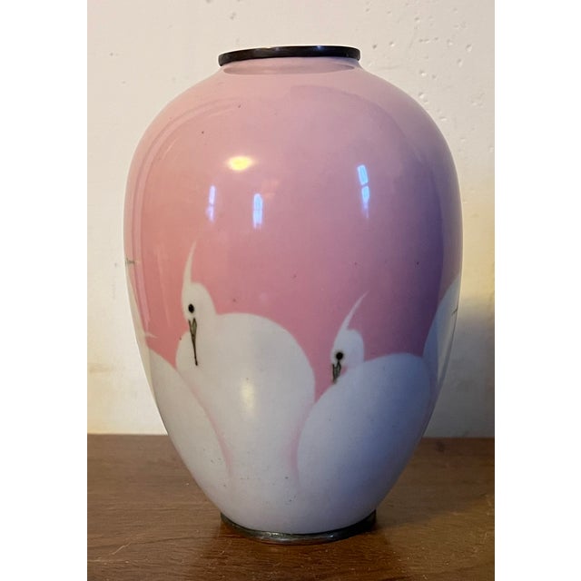 19th Century Antique 19th Century Japanese Meiji Wireless Cloisonne Bird Vase Decorated With Egrets or Cranes in Pink and White Enamels For Sale - Image 5 of 16