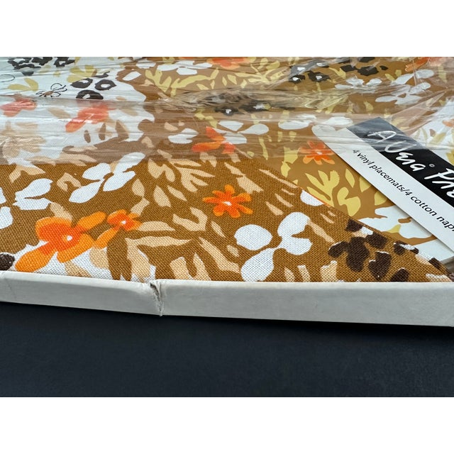 Textile 1960s Modern Vera Neumann Vinyl Placemats With Linen Napkins Set - 8pcs For Sale - Image 7 of 8
