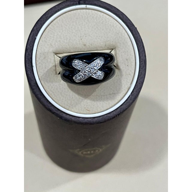 0.2 Carat White Diamond and Black Onyx XO Ring 18 Karat White Gold For Sale - Image 4 of 18