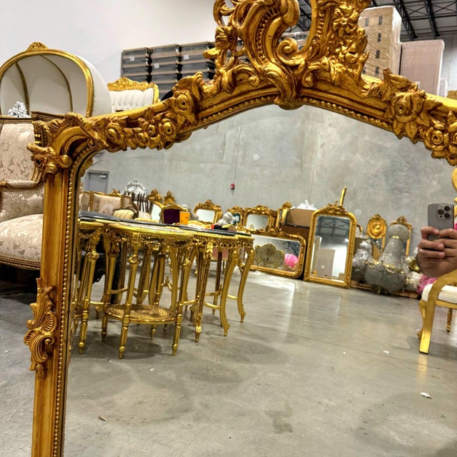 1990s French Style Gold Wall Mirror with Gold Leaf Details For Sale In Miami - Image 6 of 9