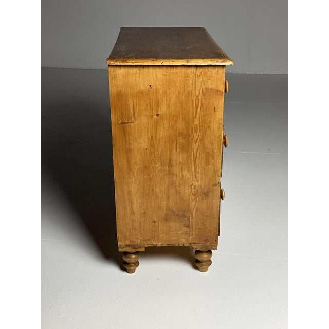 Brown Antique English Chest of Drawers, 1800s For Sale - Image 8 of 17