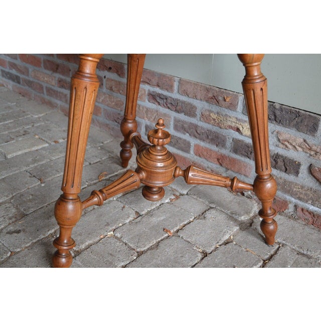 19th century Dutch walnut side table. The dimensions are 63x57x57 (hxwxd). from about 1860. Antique table - This piece is...