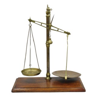Antique W.& T. Avery English Victorian Brass & Mahogany Balance Beam Scale For Sale