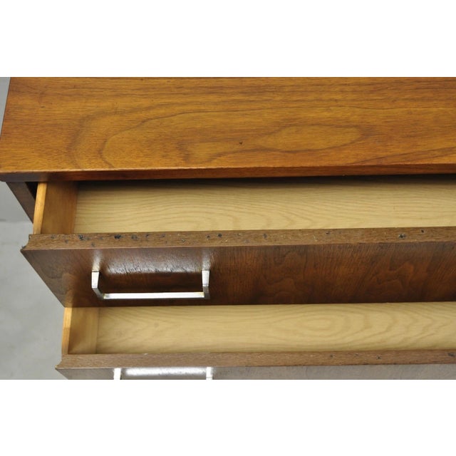 Vintage Mid Century Modern Walnut Veneer 4 Drawer Chrome Pull Tall Chest Dresser For Sale - Image 15 of 17