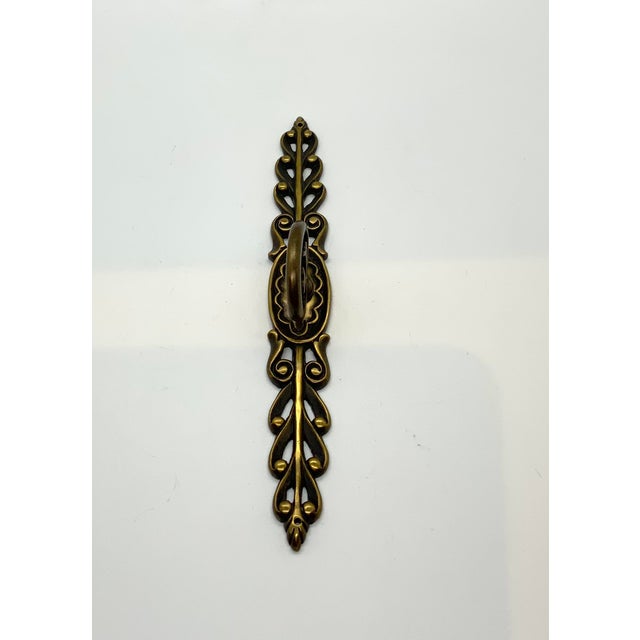 Traditional Baker Antique Brass Pull With Decorative Plate. For Sale - Image 3 of 4
