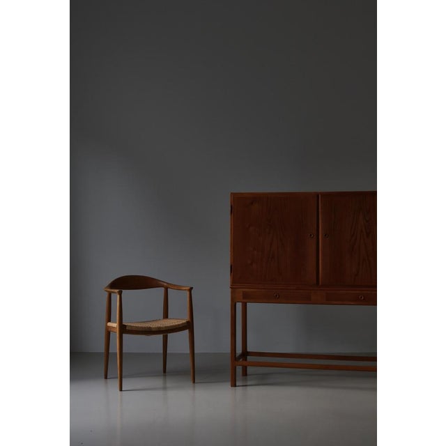 Very rare and important cabinet by børge mogensen for "fdb" from the early 1940s. Skillfully crafted in beautiful danish...